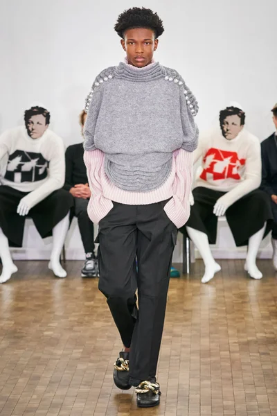 Look 25